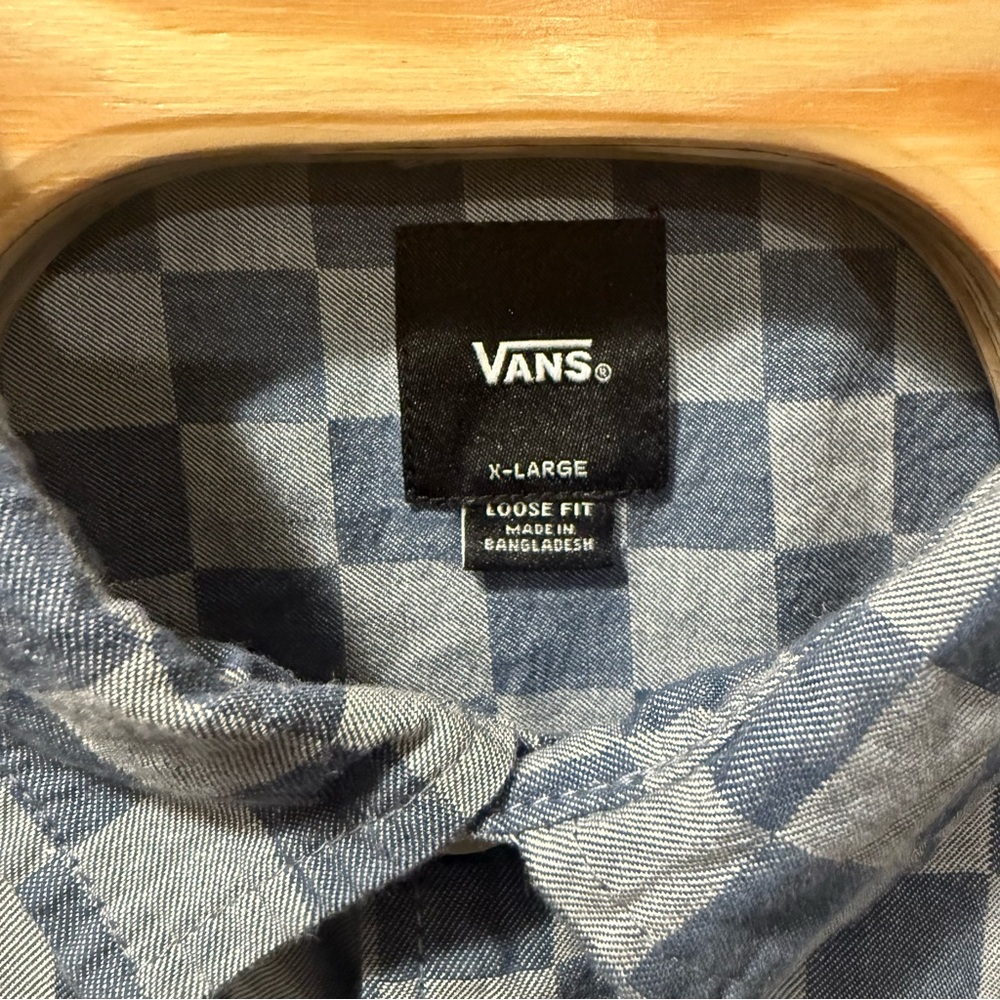 Men’s XL VANS Loose Fit Blue Checkered 100% Cotton Short Sleeve Button Up Shirt - Picture 7 of 15